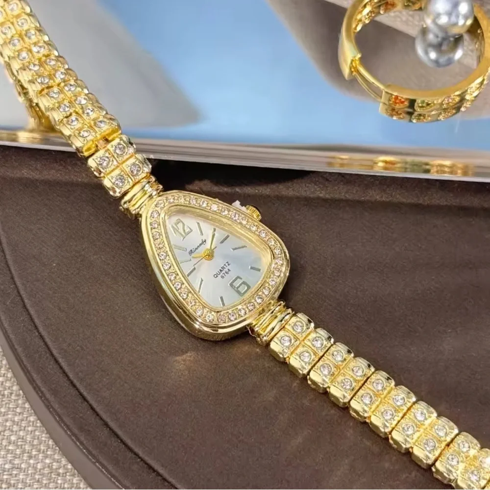 Vintage Gold Rhinestone Watch – Feminine Luxury Timepiece - Picture 5 of 9